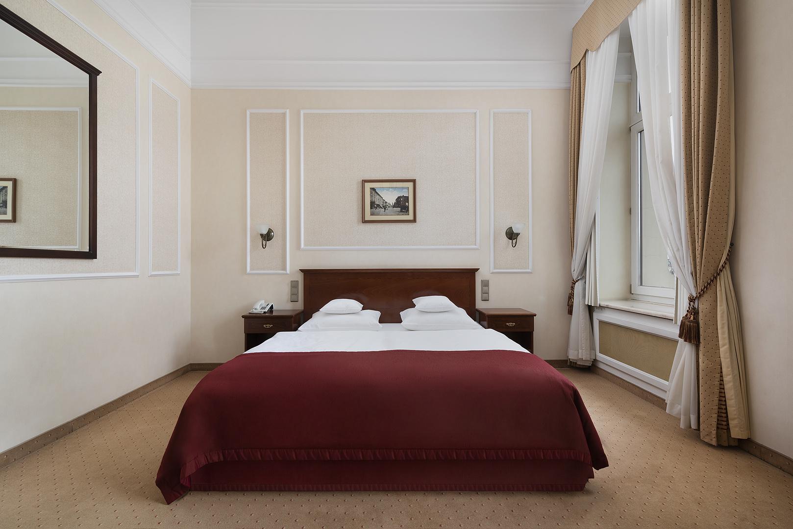 Ibb Hotel Grand Hotel ลูบลิน ภายนอก รูปภาพ
