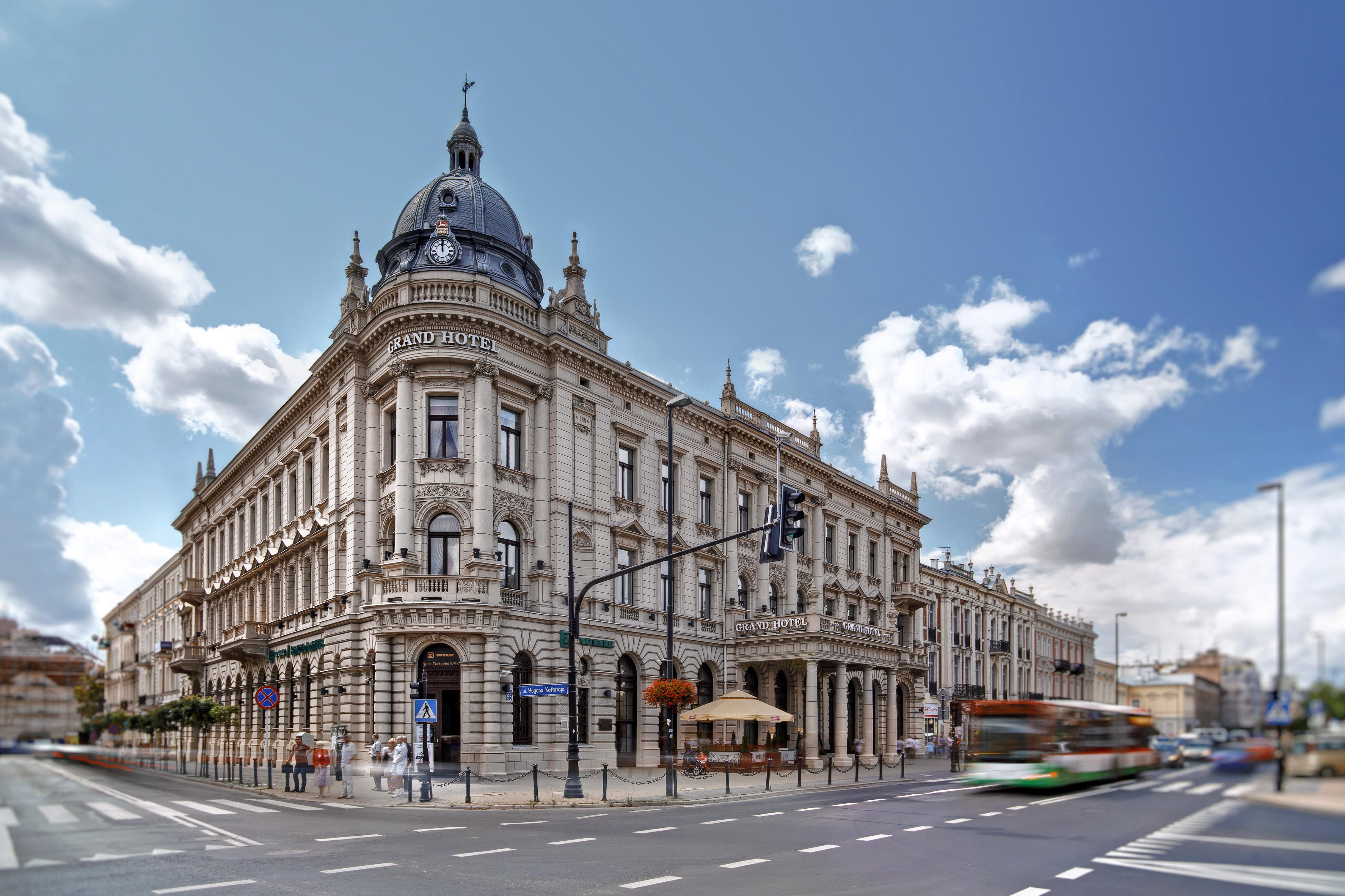 Ibb Hotel Grand Hotel ลูบลิน ภายนอก รูปภาพ