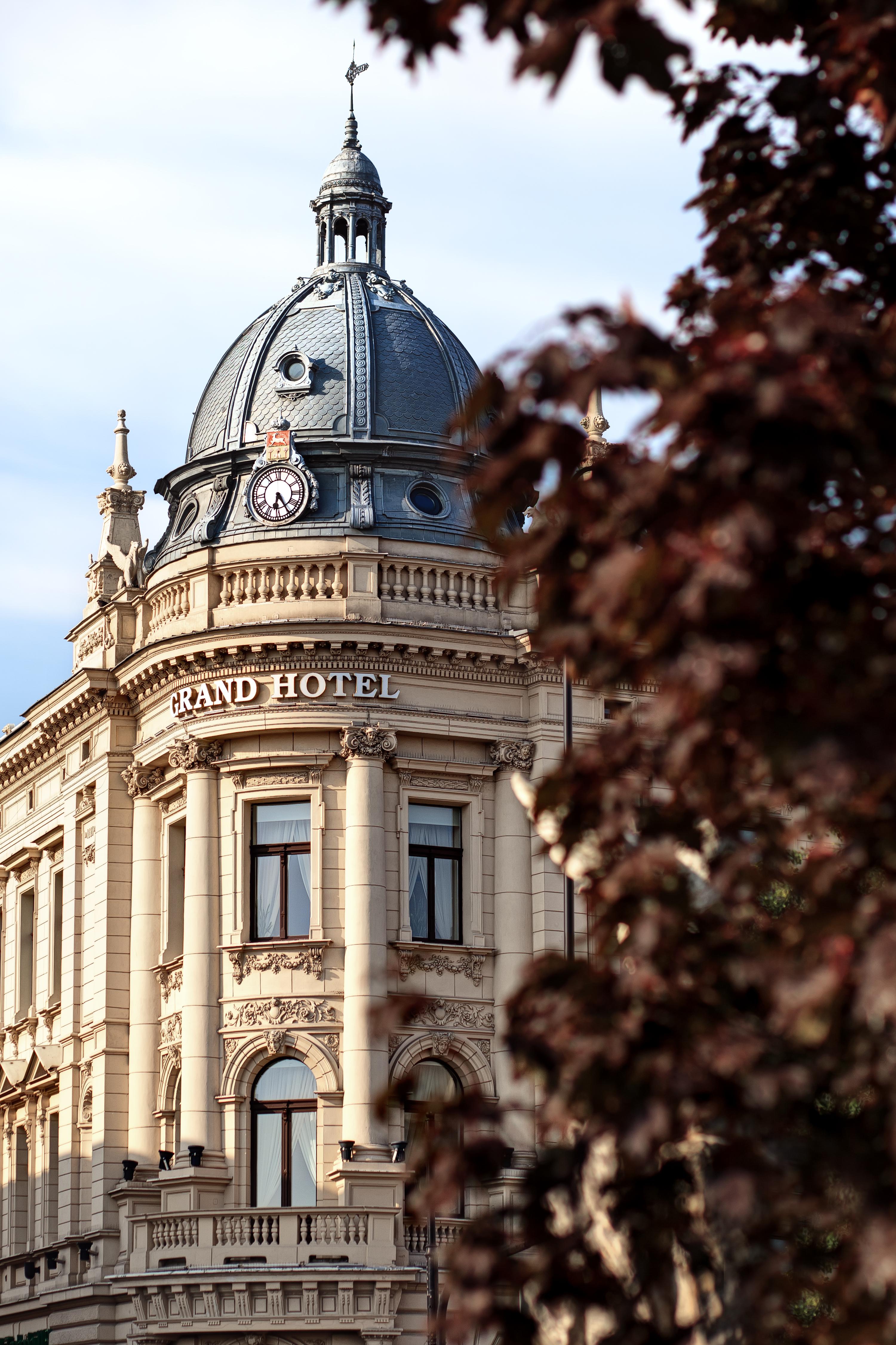 Ibb Hotel Grand Hotel ลูบลิน ภายนอก รูปภาพ